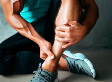 Jak zadbać o stawy skokowe by uniknąć bólu kostek po bieganiu